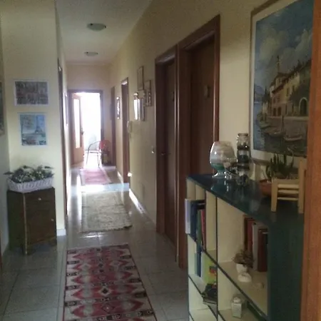 La Casa Sul Lago Bed & Breakfast *